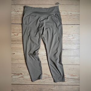 Joe Fresh Olive Green Cropped Active Leggings L/G